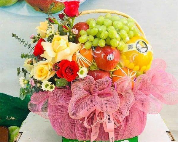 Mua giỏ trái cây